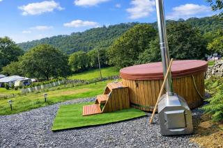 Safari Tent with Hot Tub in heart of Snowdonia - 7