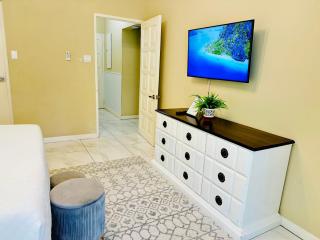 Falcon Sunset 2br- Airport Transport Available -Security-Gated - 8