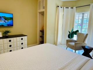 Falcon Sunset 2br- Airport Transport Available -Security-Gated - 9