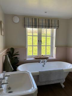 Devon Farmhouse Retreat - 3