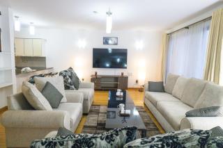 Spacious 3bedroom Duplex APT with AC located at Garden City - 0