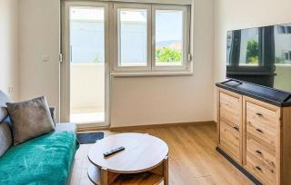 1 Bedroom Lovely Apartment In Kastel Stafilic - 7