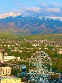 Family Apartment with Mountain View Mega Almaty - 0