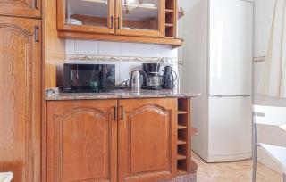Nice Apartment In Torrevieja With Wifi - 2
