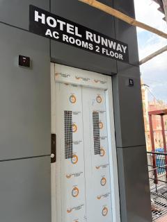 Hotel Runway - 7