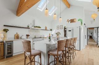 The White Barn - 9
