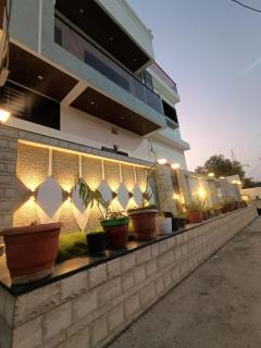 Om Villa Home stay - 8