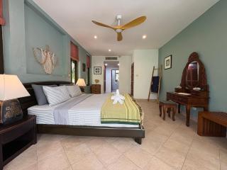Baan Santilay Tropical 3BR Villa & Private Pool - 3