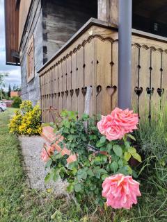 Wood & Hills Heritage Retreat with Private Spa - 2