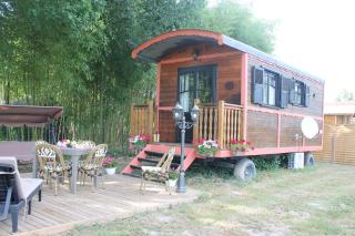 roulotte de charme avec jacuzzi privé - 9