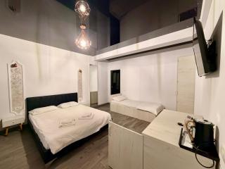 Em House - 5