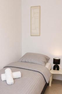 Aurion Spacious 2BR Apartment near Prague Castle - Parking - Up to 8 Guests - 1