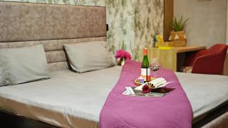 Intimate Stays Modern Escape - 1