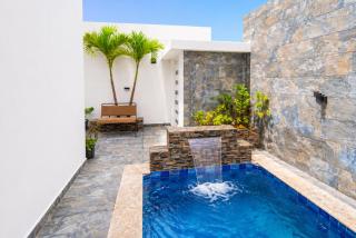 Luxury 8-bed villa, pool & ocean view - 5