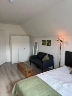Wohnung mit 2 Schlafzimmern, Küche und Balkon, nahe A2 - 8