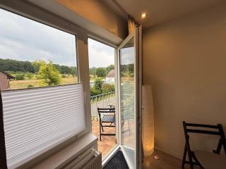 Wohnung mit 2 Schlafzimmern, Küche und Balkon, nahe A2 - 6