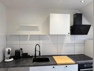 Wohnung mit 2 Schlafzimmern, Küche und Balkon, nahe A2 - 4