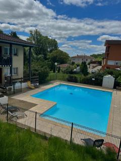 Studio ensoleillé avec piscine - 8