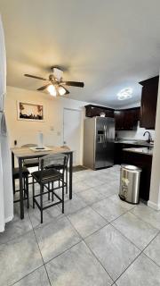 Fully Renovated Cozy Home Away from Home - 5