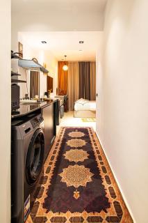 Elegant Garden City Downtown Studio - 4