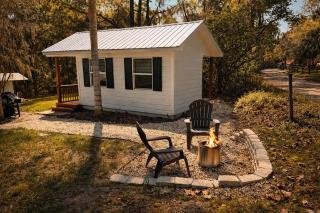 Equestrian lakefront cabin - 4