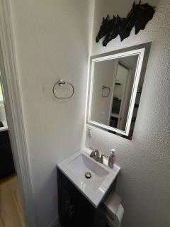 Equestrian lakefront cabin - 3