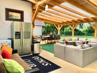 Lake Balaton Family with 3 bedrooms and private beach , private parking - 6