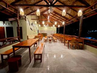 Gino's Jungle Lodge - Restaurant & Jungle Trekking - 1