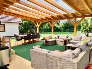 Lake Balaton Family with 3 bedrooms and private beach , private parking - 8
