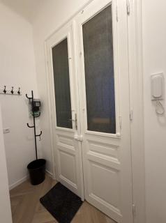 Renovated Apartment near Center - 1