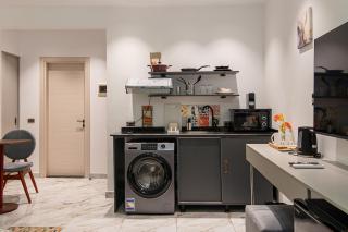 Modern Garden City Hotel Studio Downtown - 4