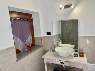 Fuga nel borgo - 7