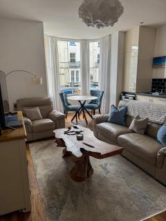 One Abbey Court - 8