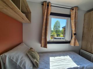 Vrijstaand luxe 6-persoons chalet met beschut en ruim terras aan bosrand - 1