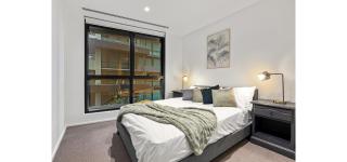 Albert Park Ultra Luxe Retreat With Pool Gym Parking - 5