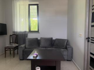 Proshyan Apart - 2
