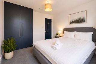 4 Bedroom Cardiff Bay View House - 2