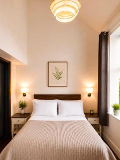 4 Bedroom Cardiff Bay View House - 2