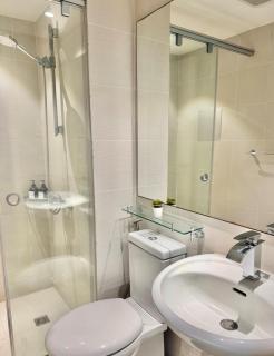 Stylish 2BR Azure Urban Residences Beach View 6 Pax with Netflix - 9