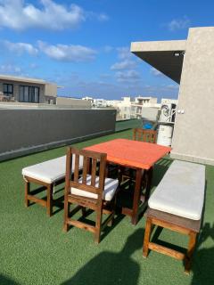 Lovely penthouse 4- bedroom directly on the lagoon - 2