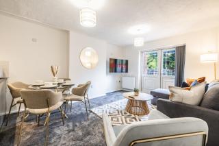 Modern 3 Bed, Free Parking Perfect For Contractors - 2