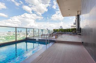 Spacious 1 Bedroom Rooftop Pool BTS Thonglor - 9