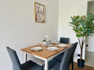 Modern Design Apartment with Garden & Free Parking near Vienna - 3