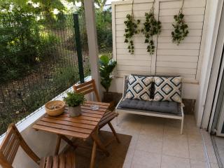 Aiolos Boutique Apartment in Glyfada - 8
