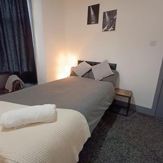 Ivy GF1 Single Room with Private Bathroom - 6