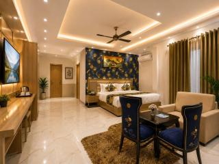 Hotel Decent Premier Suites Near Delhi Aerocity - 2