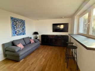 Stylish 2-room apartment with a view of Stuttgart - 0