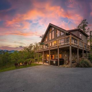 Theater Game Room Hot Tub Dog-Friendly Sleeps 12 - 0