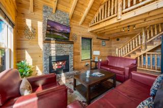 Theater Game Room Hot Tub Dog-Friendly Sleeps 12 - 5