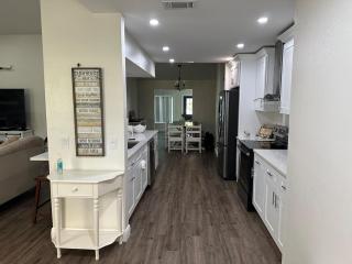 Family Hideaway on 2 Acres - Peace & Privacy - 2